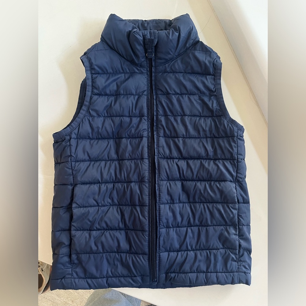 Amazon Essentials Kids Dark Blue Puffer Vest 5-6